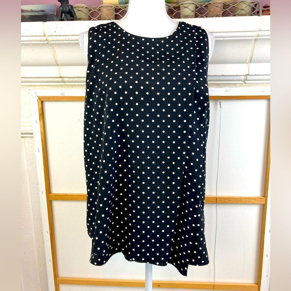 Lauren Ralph Lauren Black and White Side Pleated Sleeveless Blouse Lined